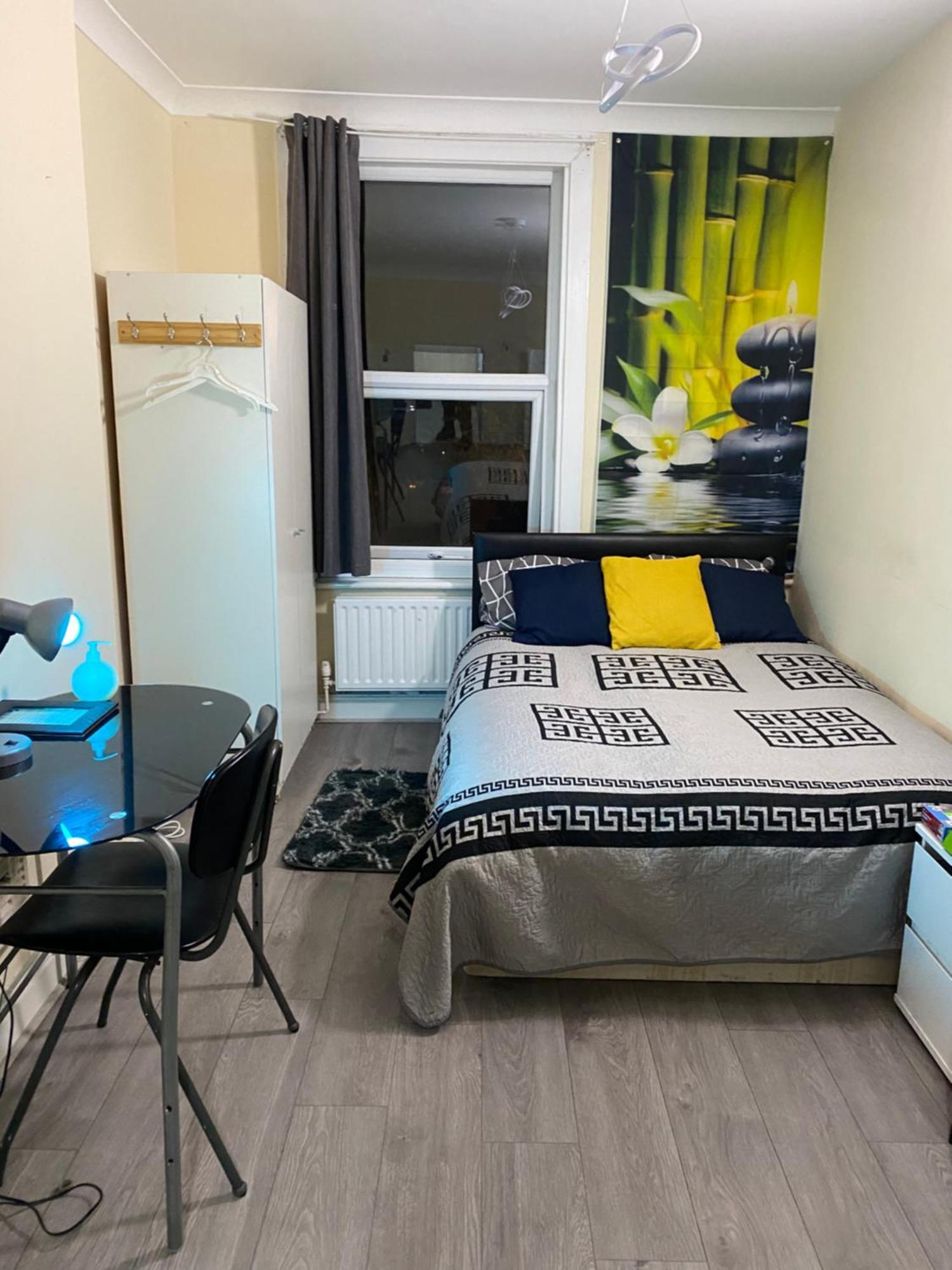 Apartment 389 Blue London